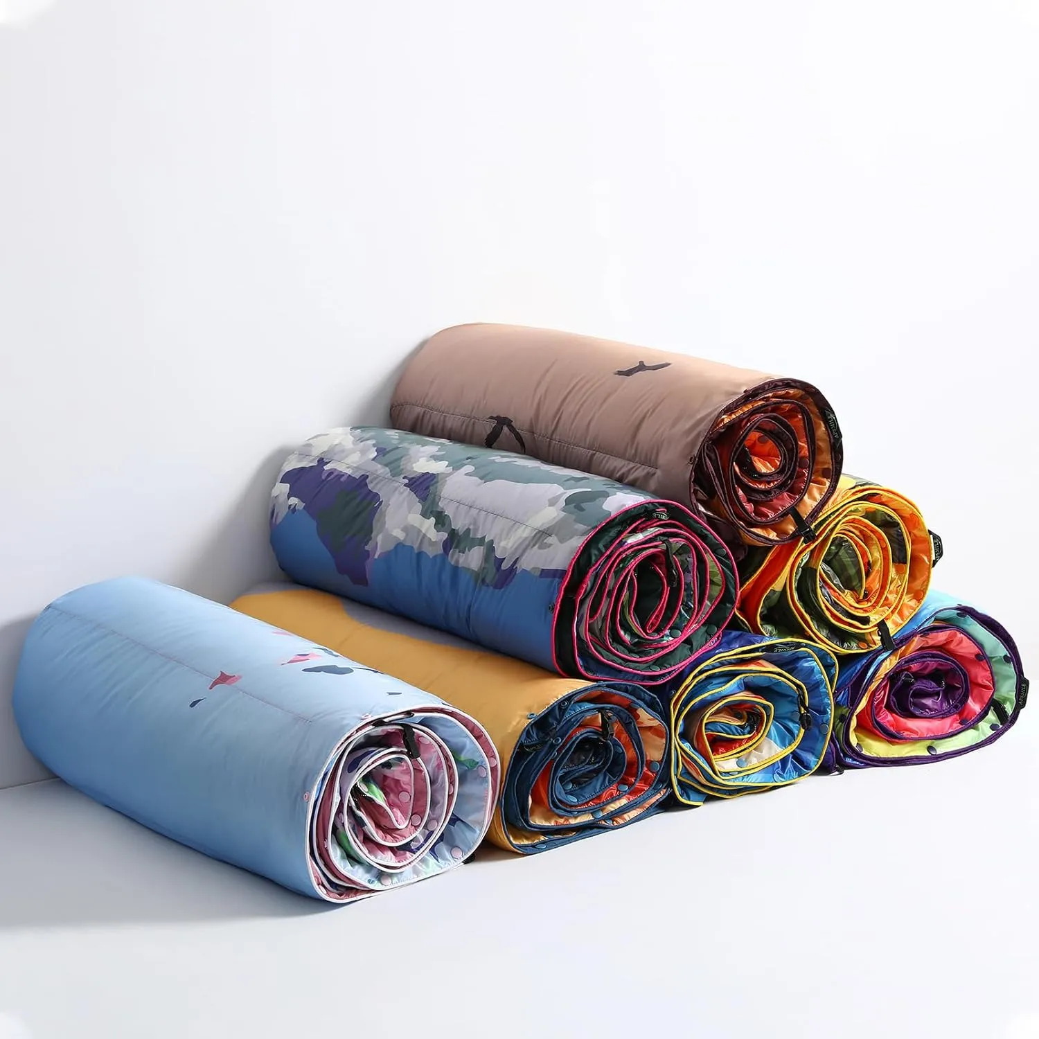 APSMILE Outdoor Down Blanket | Extra Warm & Puffy Camping Blanket | Water-Resistant, Lightweight, Packable Sleeping Quilt for Camp, Travel, Hiking, Picnic, Backpack (Bouquet HD Printed, 52"x75")