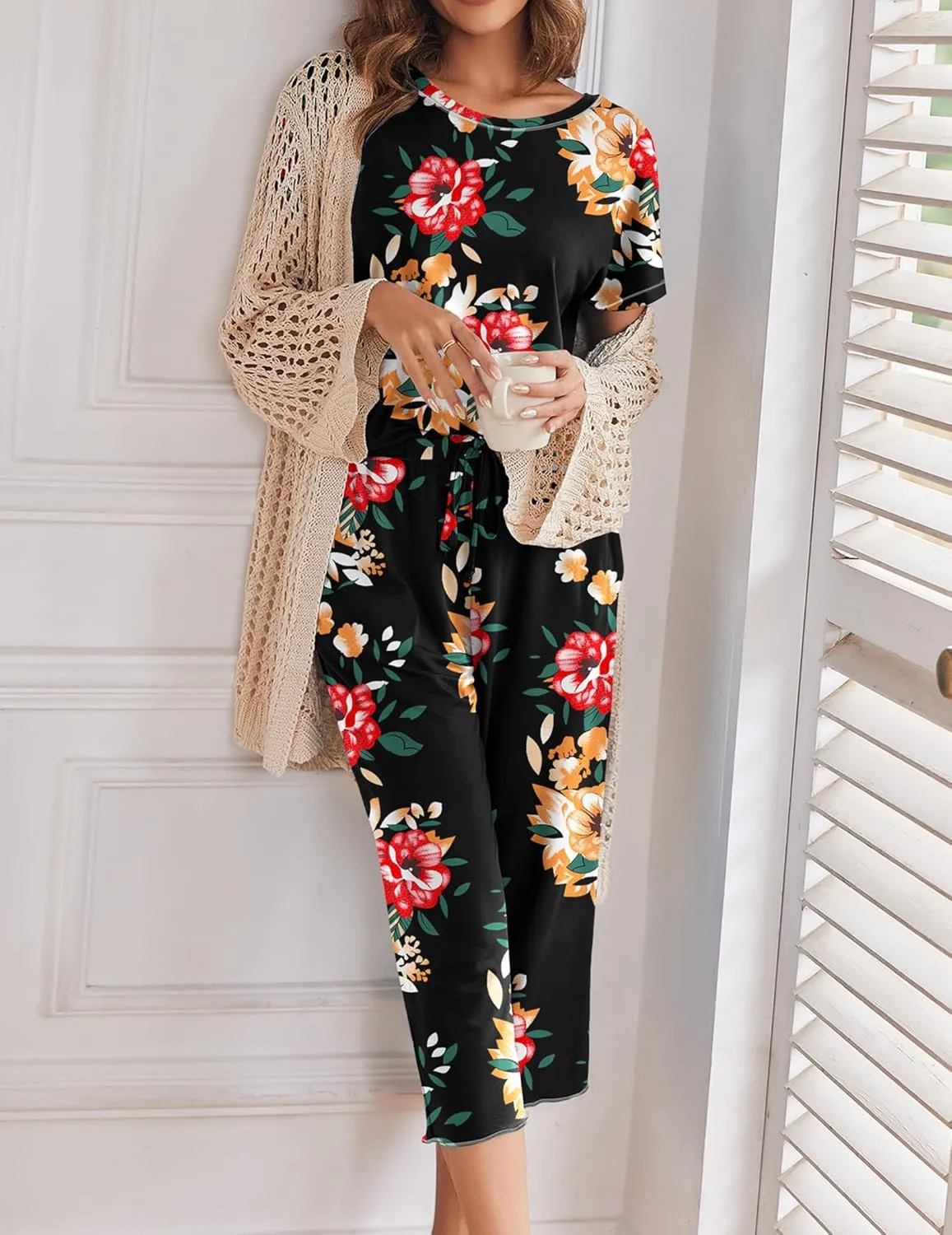 Ekouaer 2 Pack: Womens Pajamas Short Sleeve Sleepwear Tops and Capri Pants Pjs Print Pajama Sets