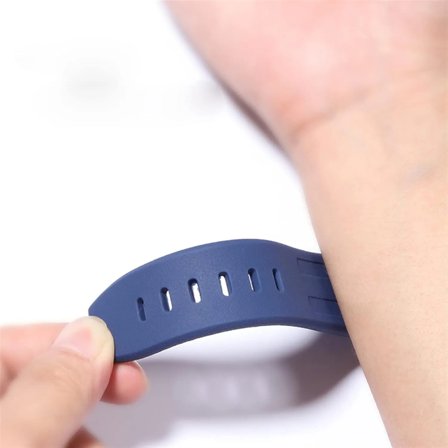 For AP 15703 Watchband Rubber WatchStrap 28mm Waterproof, Sweatproof and WearResistant Bracelet