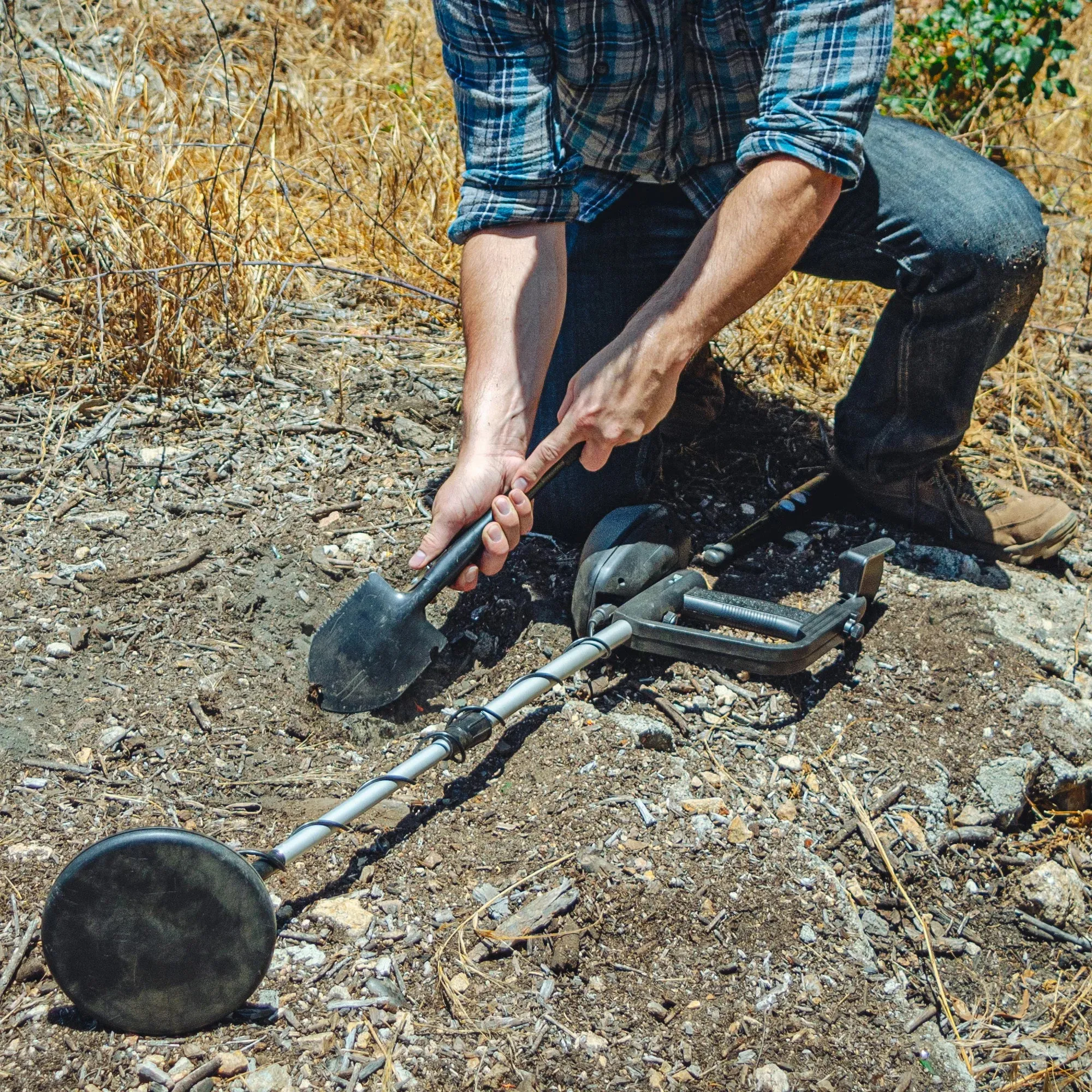 Winbest Dual Edge Foldable Metal Shovel with Bag | AF13292